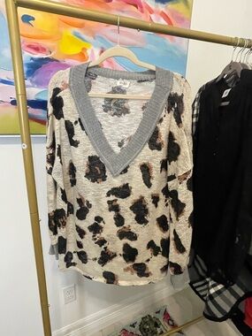 BiBi Cream Leopard Print V-Neck Sweater with Gray Trim Large XL